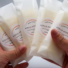 Indlæs billede til gallerivisning Geranium, Peppermint & Cedar Scent – Green Moon – Luxury Wax Melt Bar